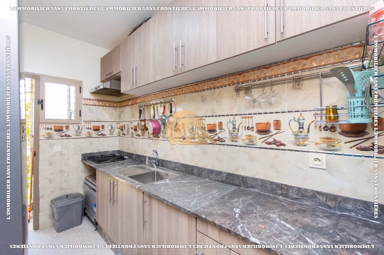 Appartamento arredato in affitto sulla Route d’Amizmiz, Marrakech – Piano terra con giardino privato – 83 m²