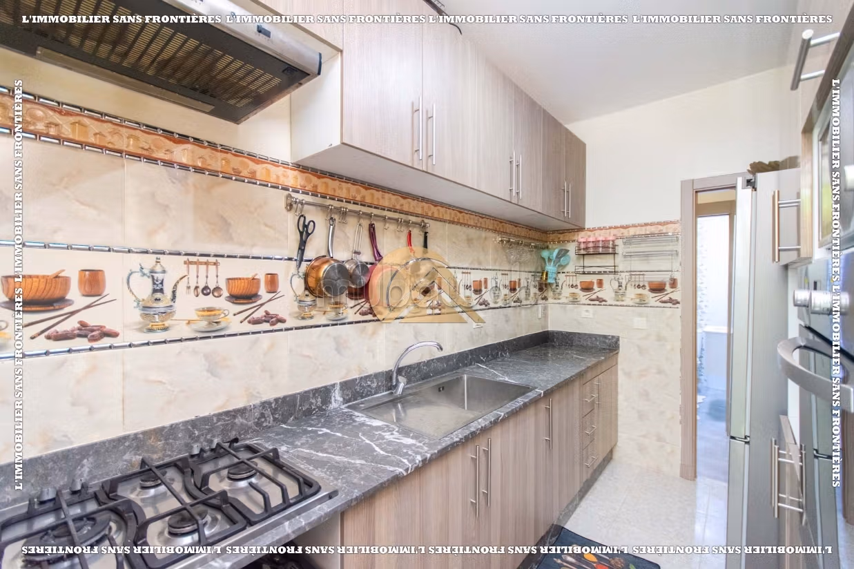 Appartamento arredato in affitto sulla Route d’Amizmiz, Marrakech – Piano terra con giardino privato – 83 m²