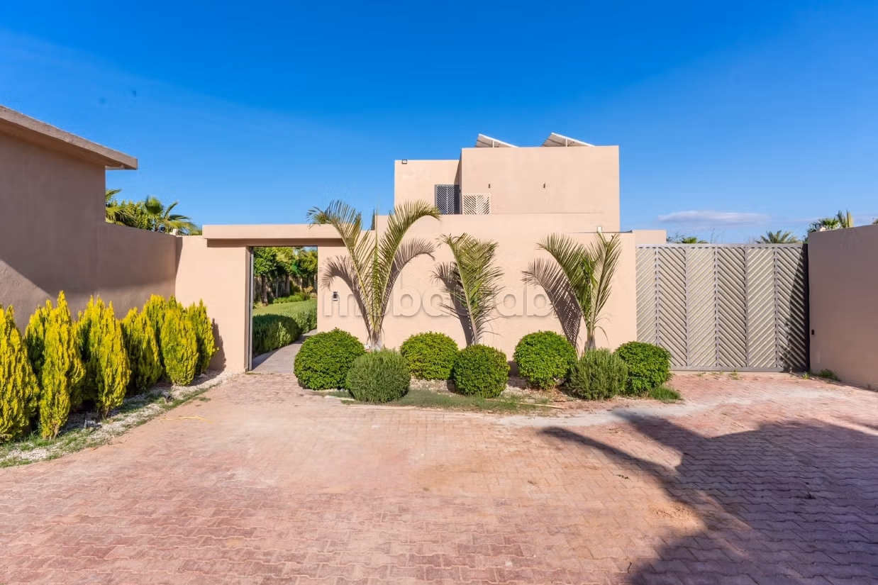 Villa d'Exception meublée 2000m2 terrain km 9