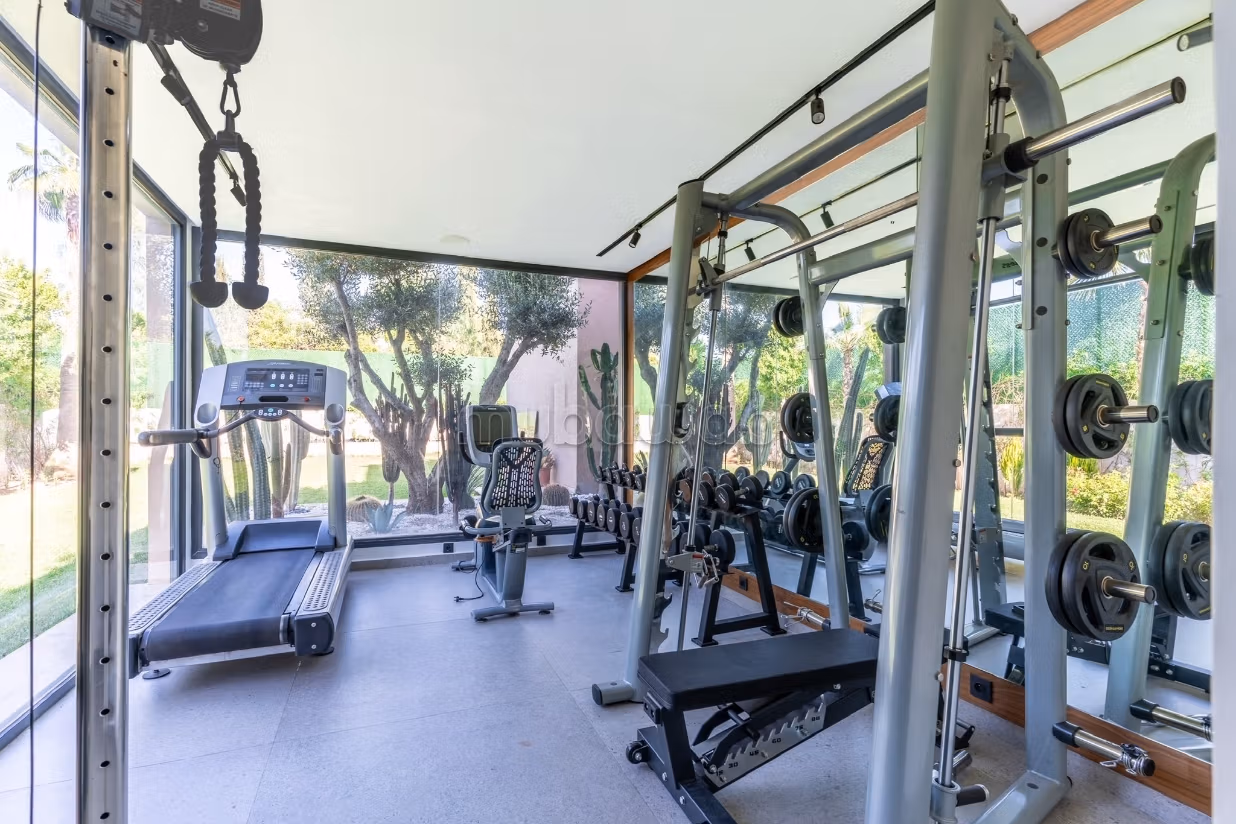 Villa d'Exception meublée 2000m2 terrain km 9