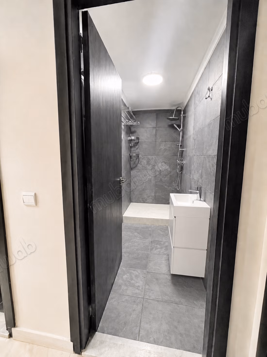 Superb 2 Bedroom Renovated Apartment on the Ground Floor – Calm and Pleasant Residence