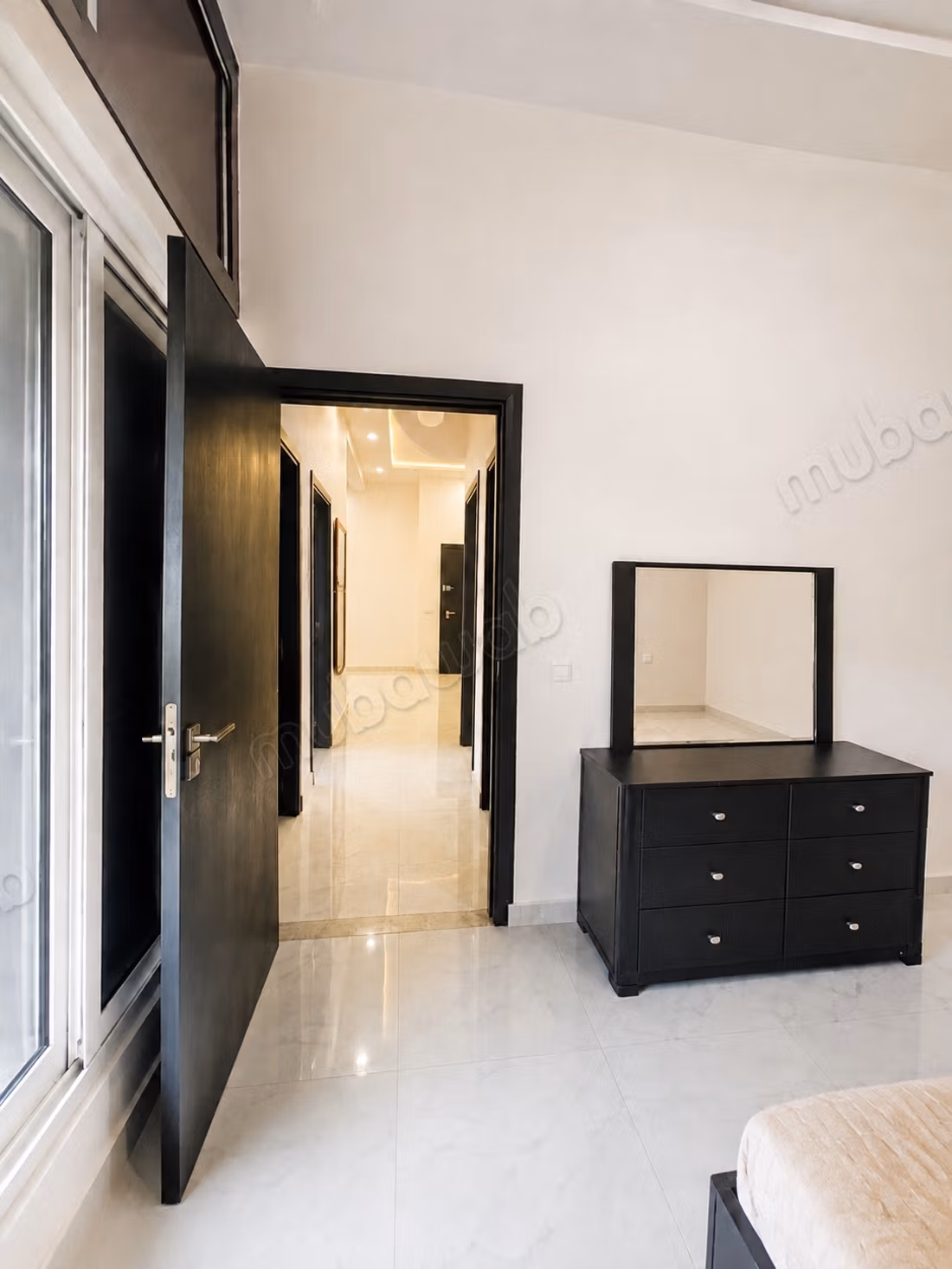 Superb 2 Bedroom Renovated Apartment on the Ground Floor – Calm and Pleasant Residence
