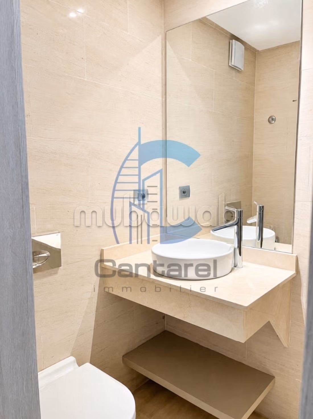 In affitto, studio arredato – Anfa Sunset