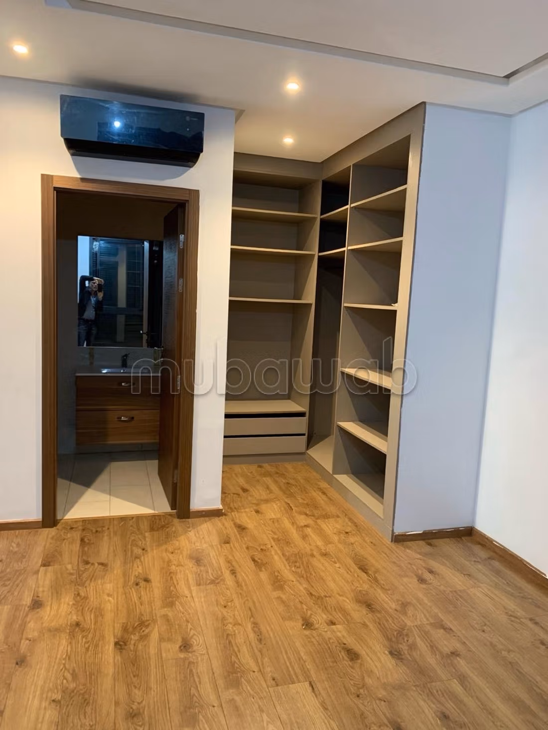 CFC bel appartement en location à Longchamps Hay Al Hanâa. 2 chambres agréables. Résidence avec concierge, climatisation générale — 3