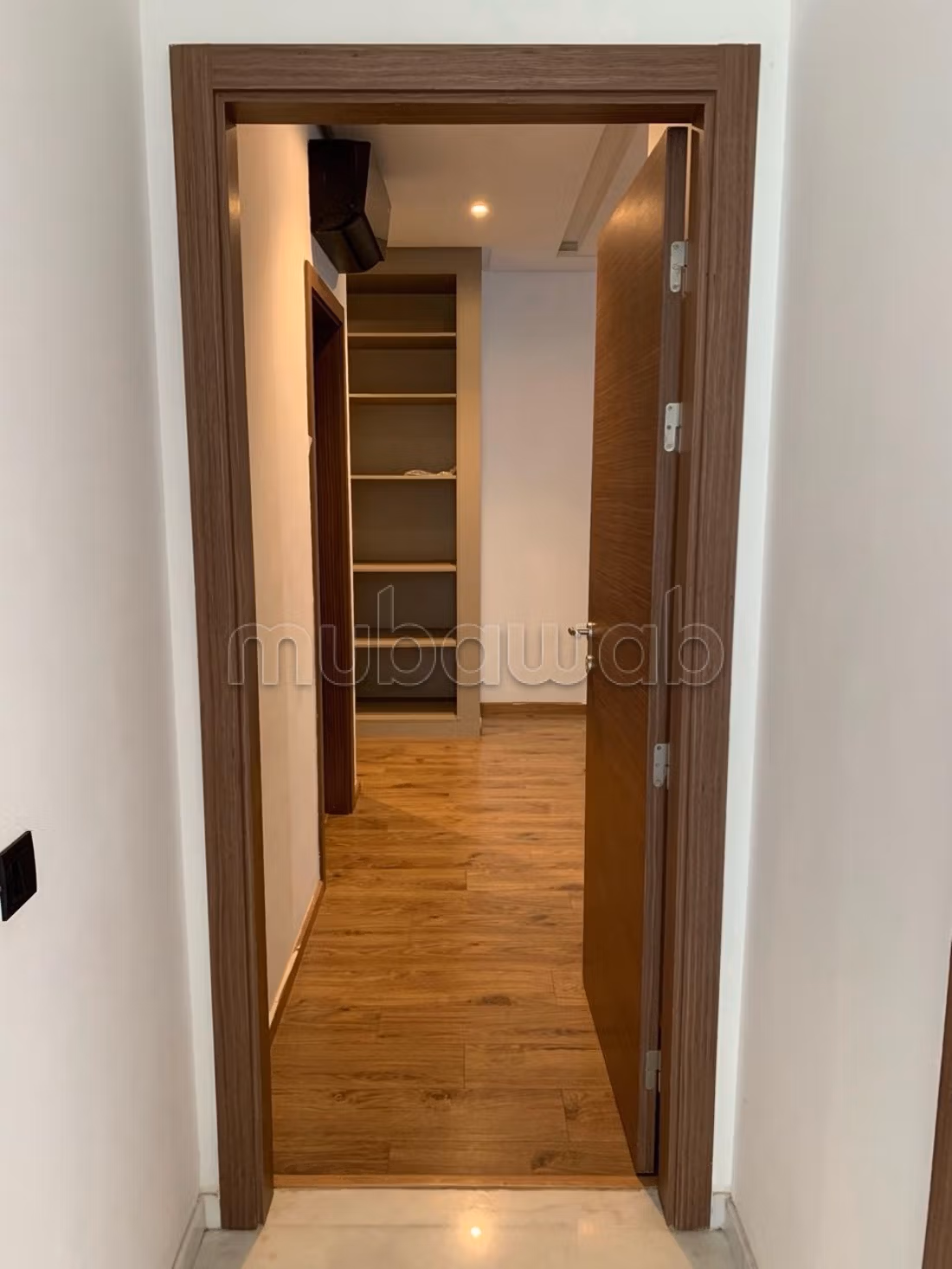 CFC bel appartement en location à Longchamps Hay Al Hanâa. 2 chambres agréables. Résidence avec concierge, climatisation générale — 4