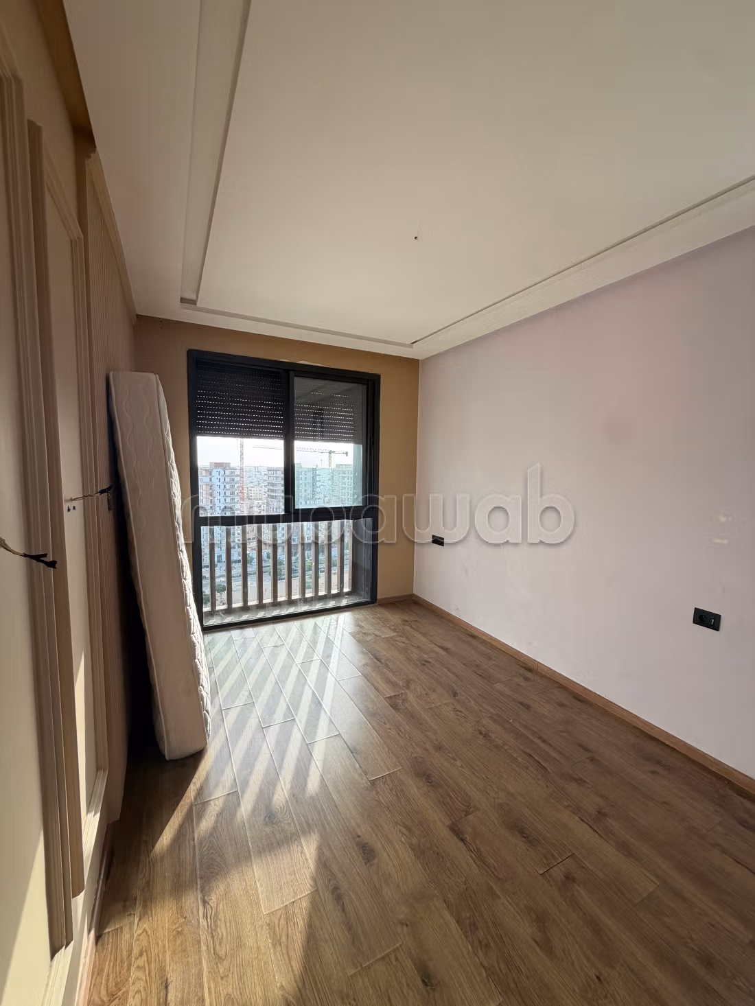 CFC Rent this apartment. Total area 110 m². Satellite dish and security