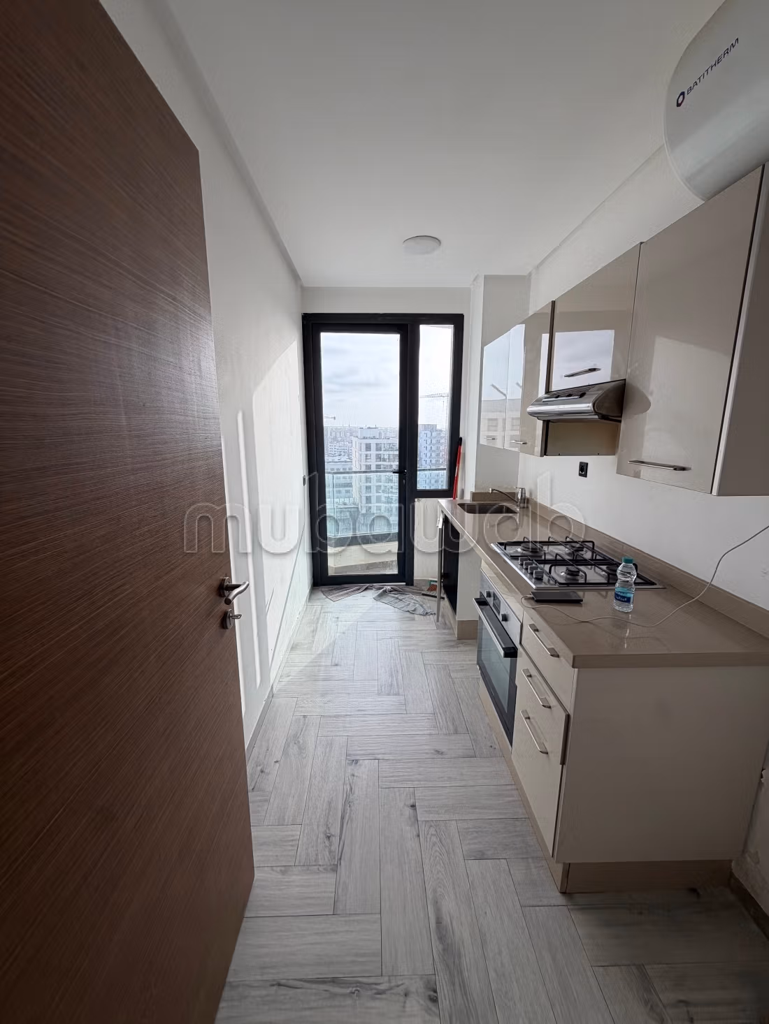 CFC Rent this apartment. Total area 110 m². Satellite dish and security