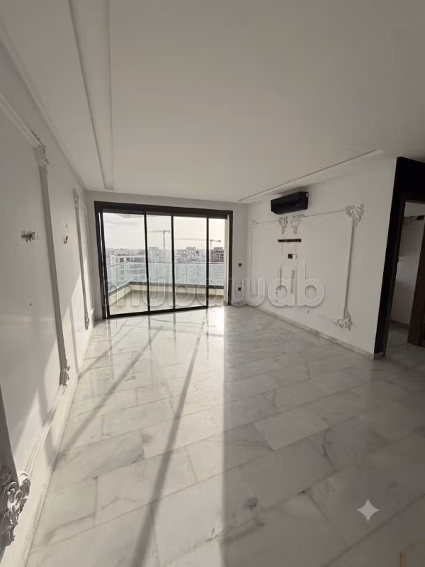 CFC Louez cet appartement. Surface totale 110 m². Antenne parabolique et sécurité