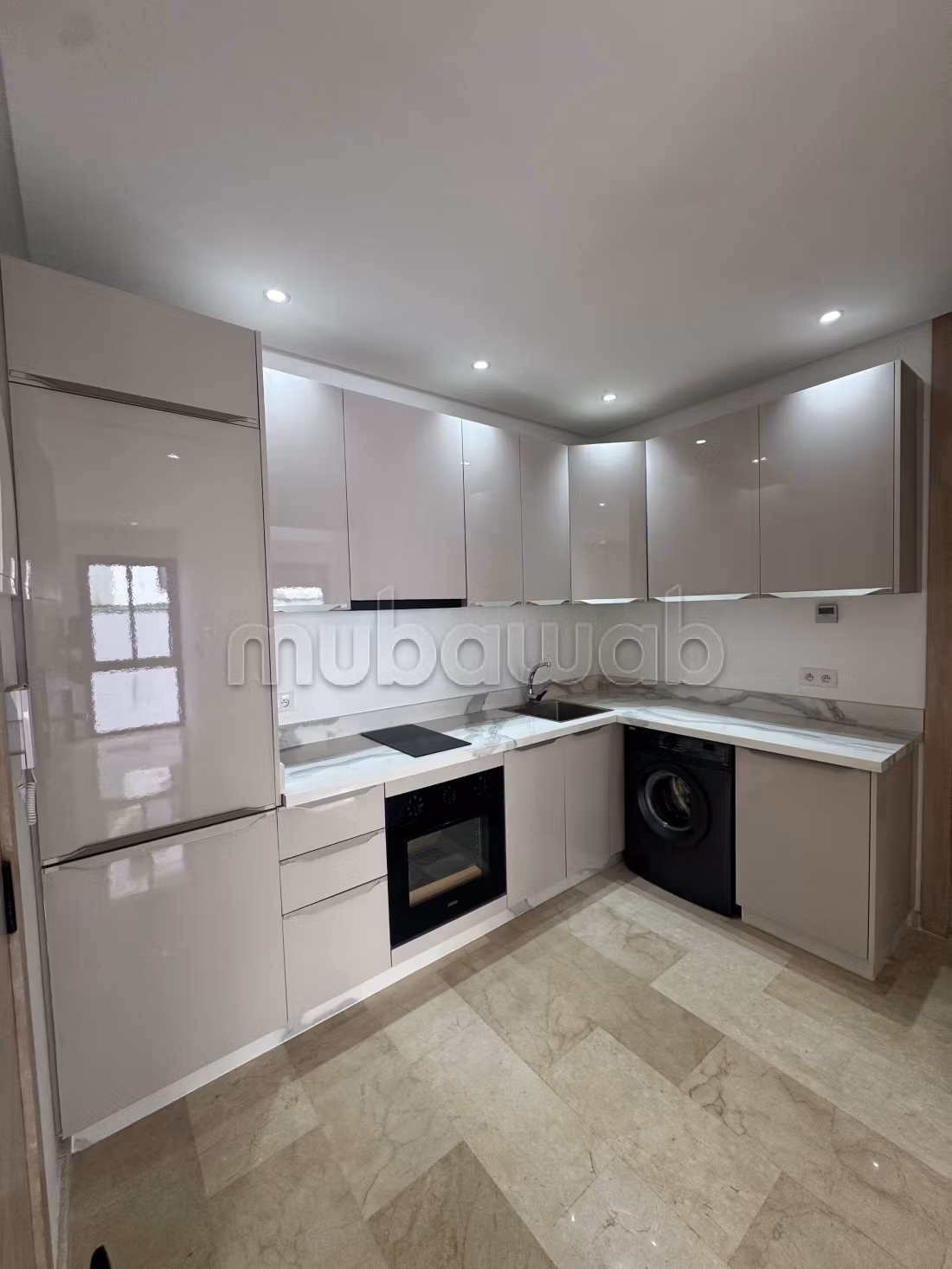 Vente d'un bel appartement à Bourgogne Ouest.
1 belle chambre.
Ascenseur et garage