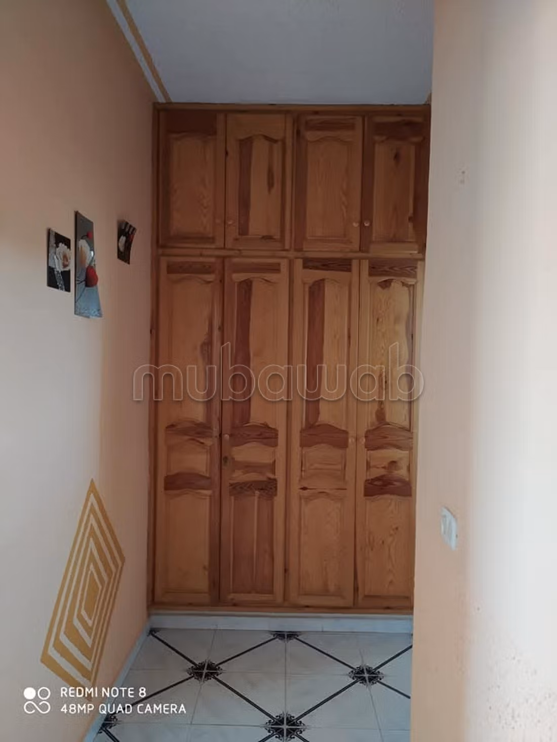 Jolie maison à vendre avec 3 garages. Surface totale 110 m²