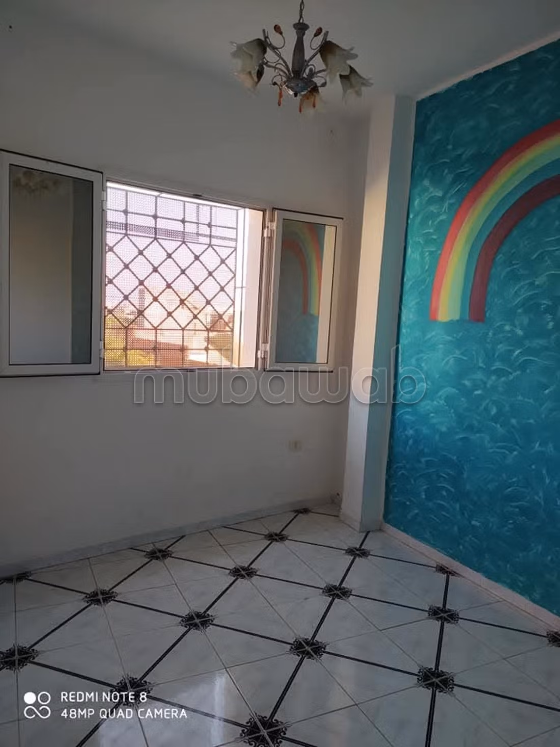Jolie maison à vendre avec 3 garages. Surface totale 110 m²