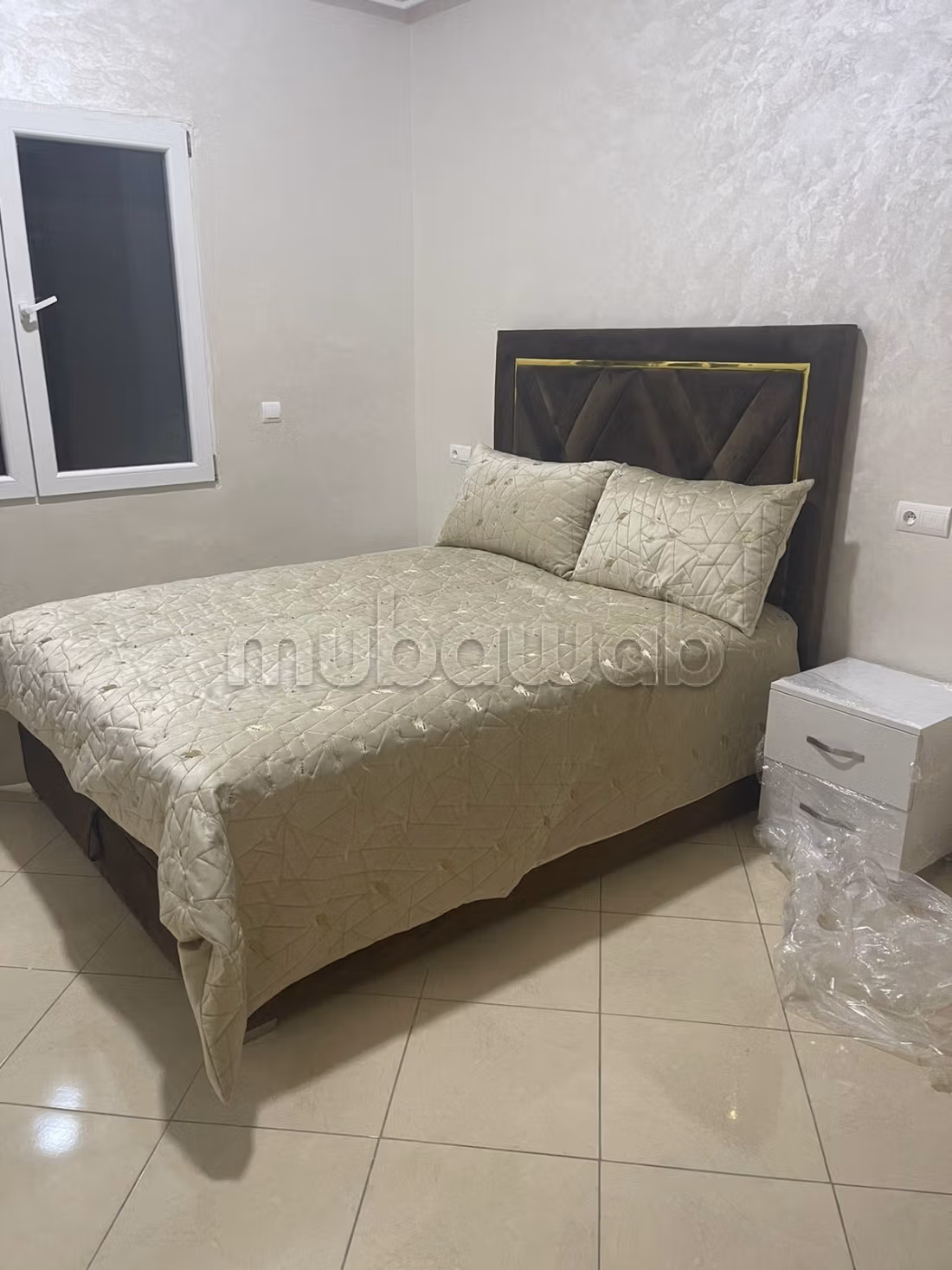Louez cet appartement à Hamria. 
Surface de 103 m². 
Antenne parabolique et Porte blindée — 5