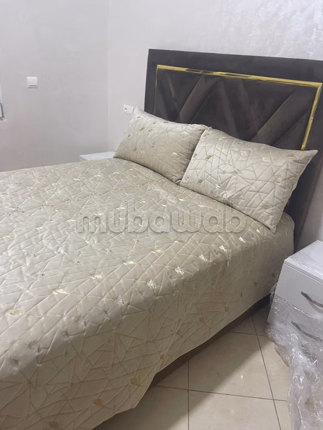 Louez cet appartement à Hamria. 
Surface de 103 m². 
Antenne parabolique et Porte blindée — 6