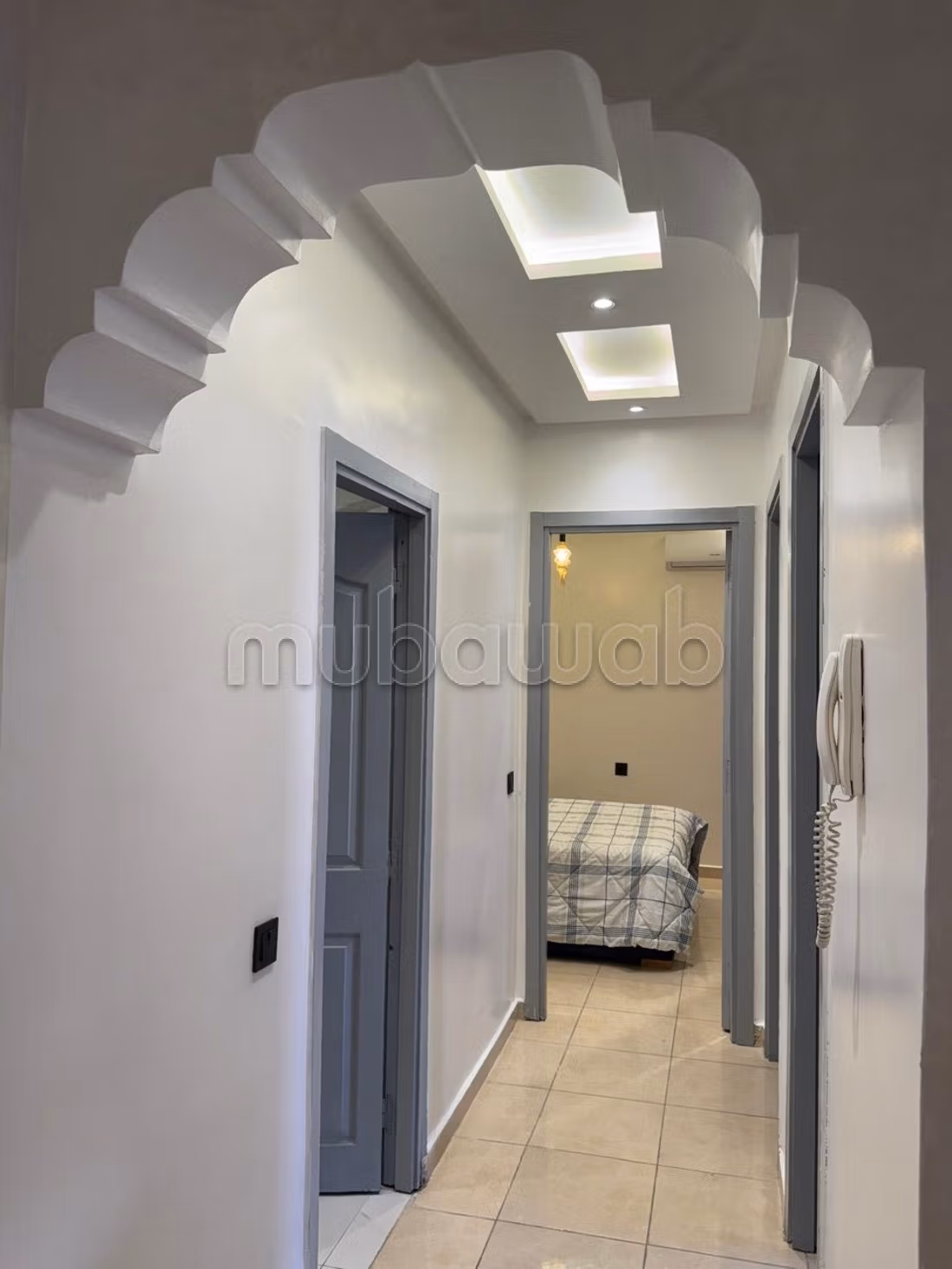Appartement à vendre à Ain Mezouar. 
3 pièces. 
Meublé — 3