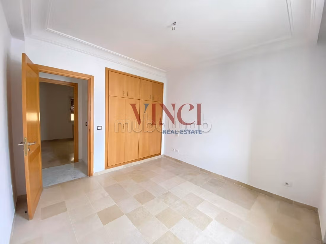 A vendre un Appartement en S2 aux jardins de l'Aouina