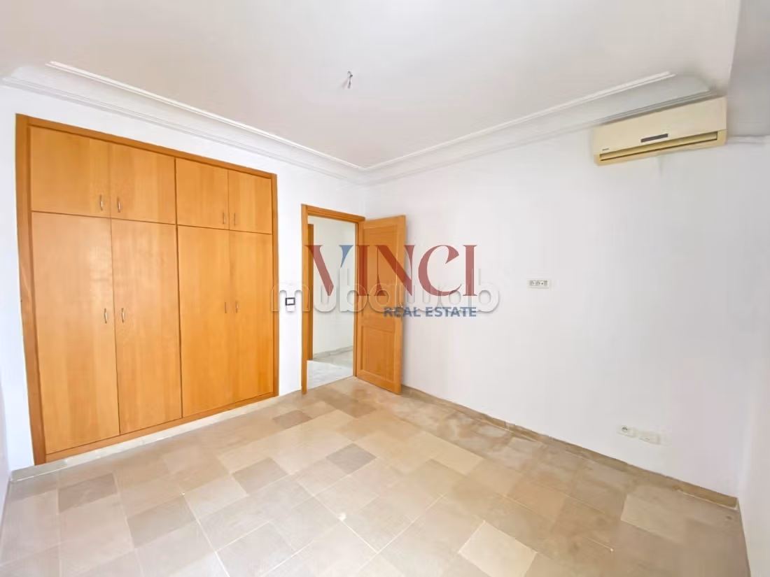 A vendre un Appartement en S2 aux jardins de l'Aouina