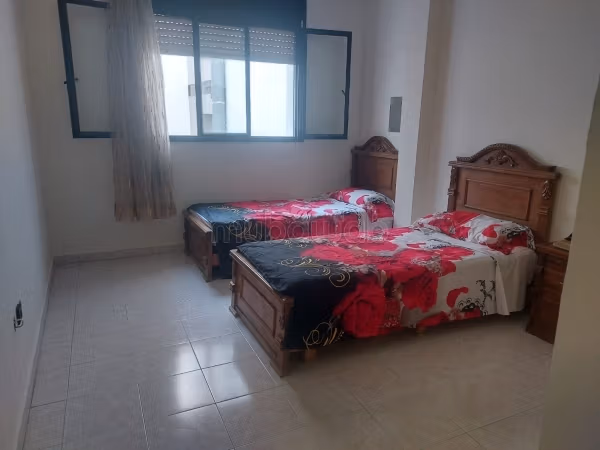 Apartamentos en alquiler en el centro. Superficie total 110 m². Salón marroquí típico, residencia segura