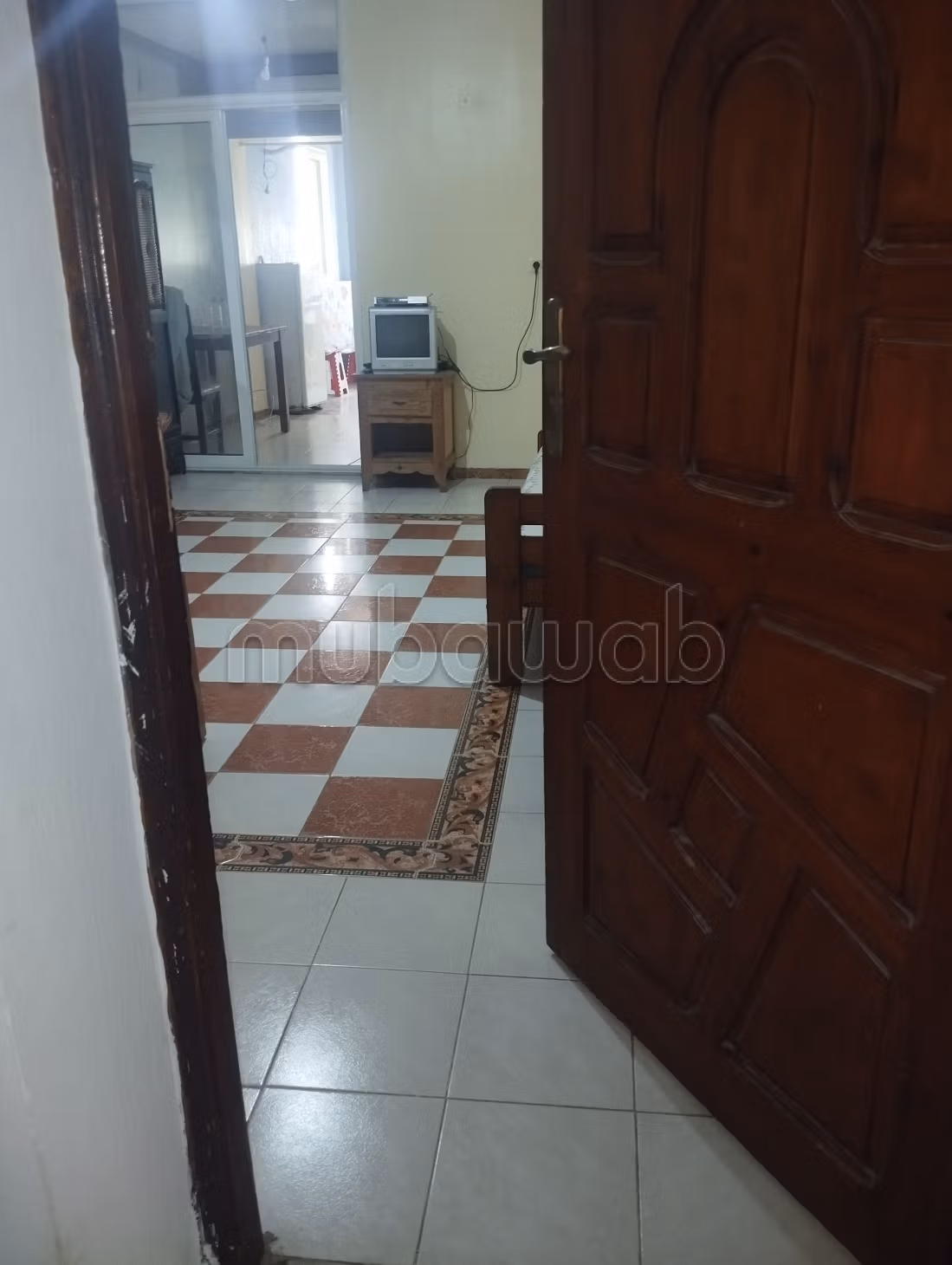 Vente d'un bel appartement à Tabarka Ville. 
1 chambre. 
Système de parabole