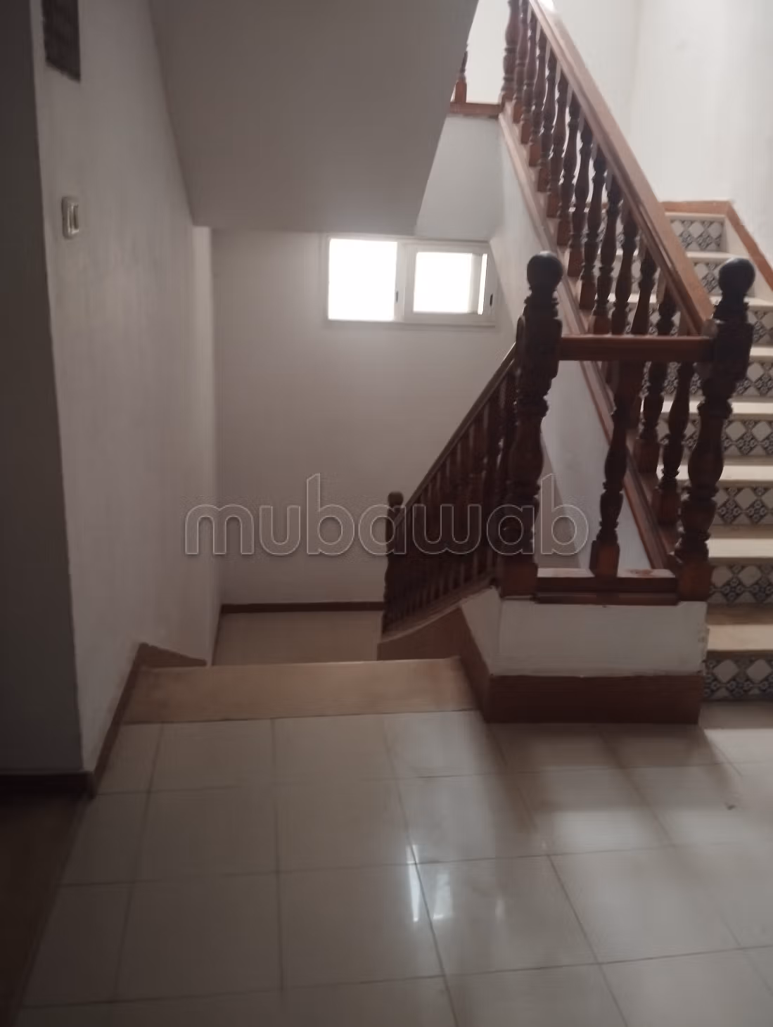 Vente d'un bel appartement à Tabarka Ville. 
1 chambre. 
Système de parabole