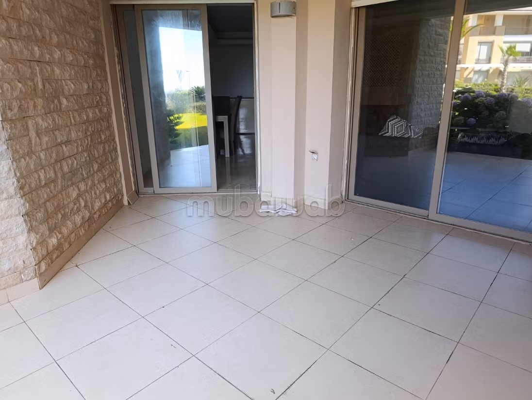 Beautiful apartment at Nations Beach