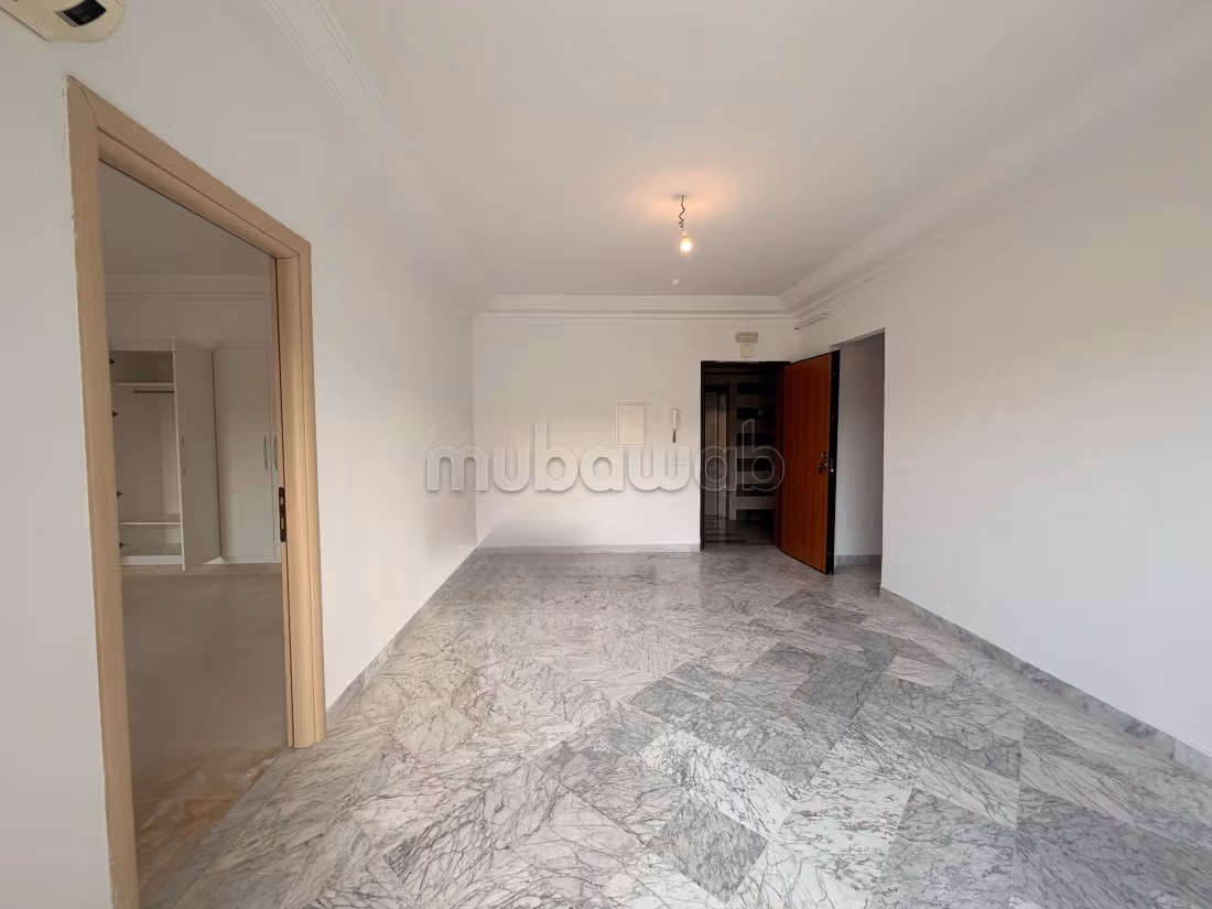 In affitto un appartamento S1 con terrazza a Ennasr