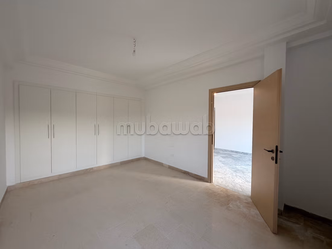 In affitto un appartamento S1 con terrazza a Ennasr