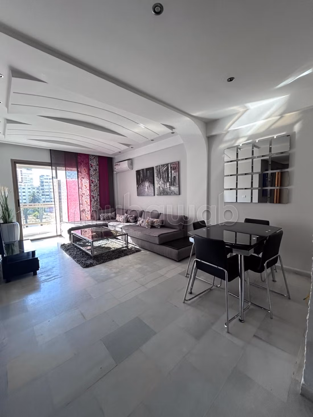 Studio meublé moderne à louer à maarif ct macdo