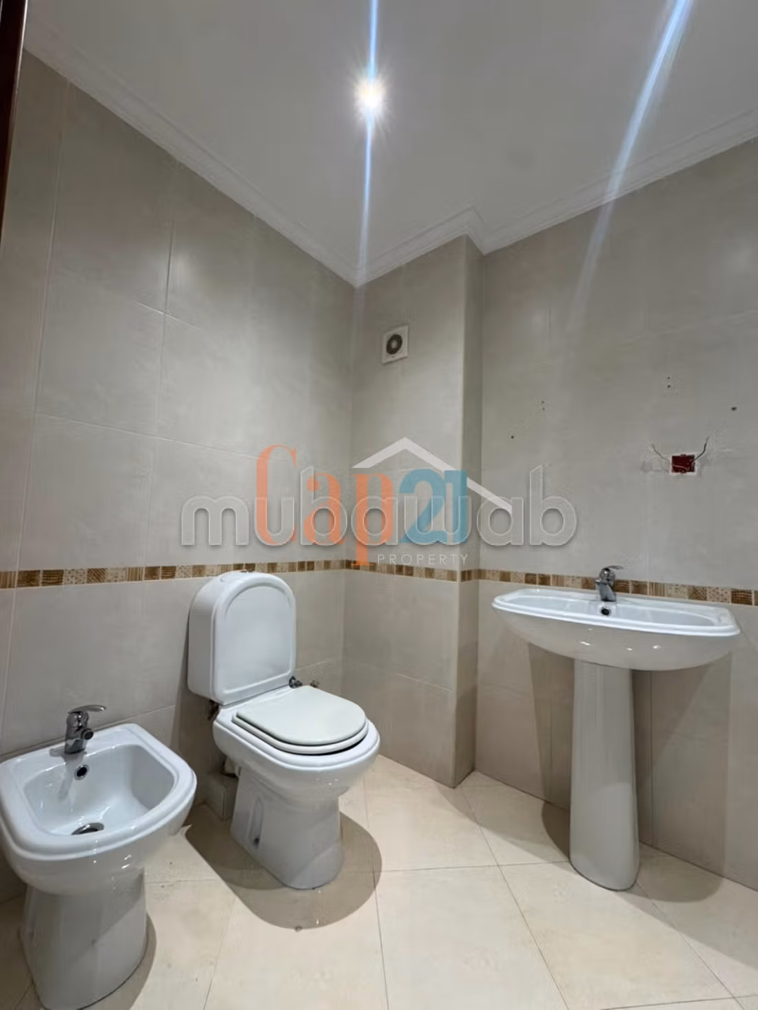 Appartement vide de 150m² à louer à Iberia — 2