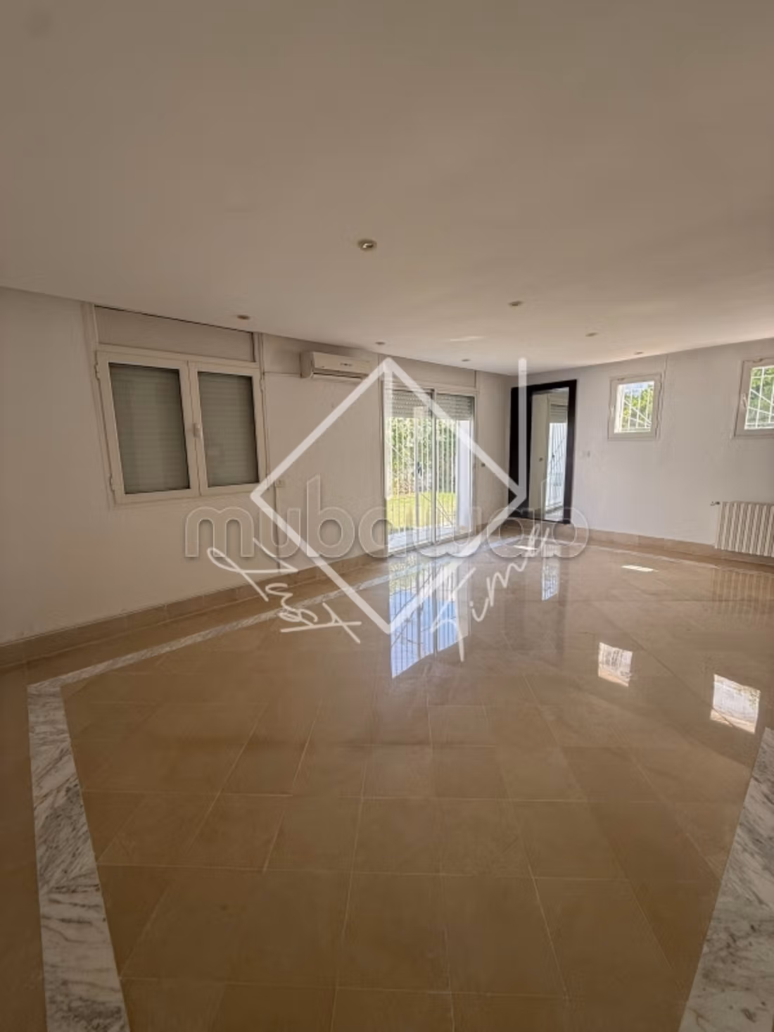 In affitto: Casa spaziosa in triplex a Jardini d’El Menzah