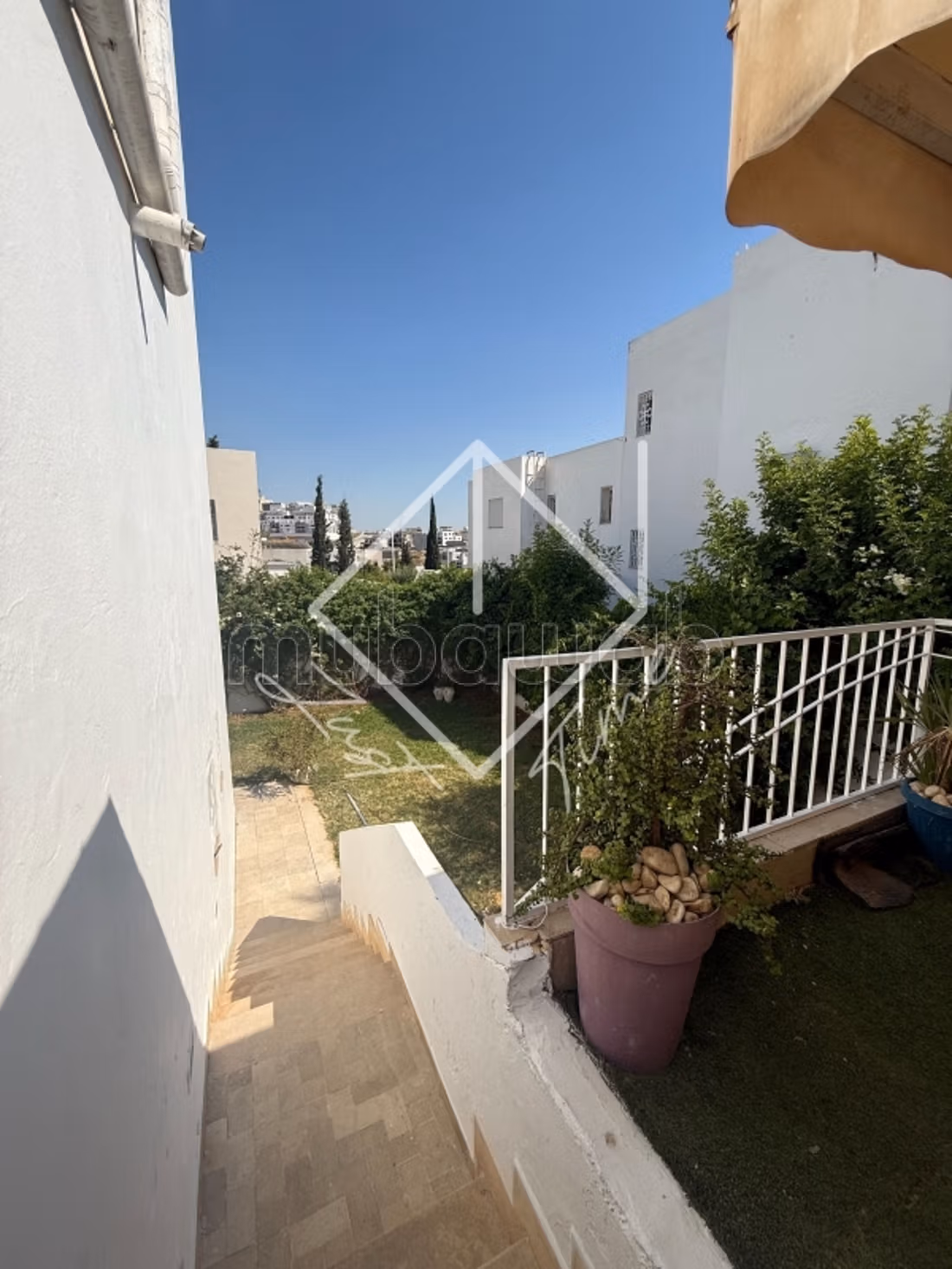 In affitto: Casa spaziosa in triplex a Jardini d’El Menzah