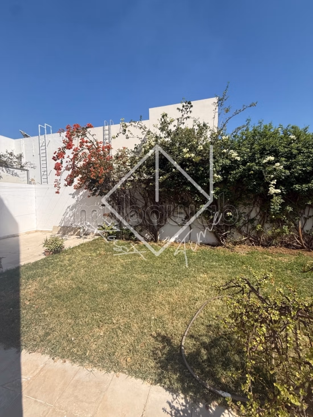 In affitto: Casa spaziosa in triplex a Jardini d’El Menzah