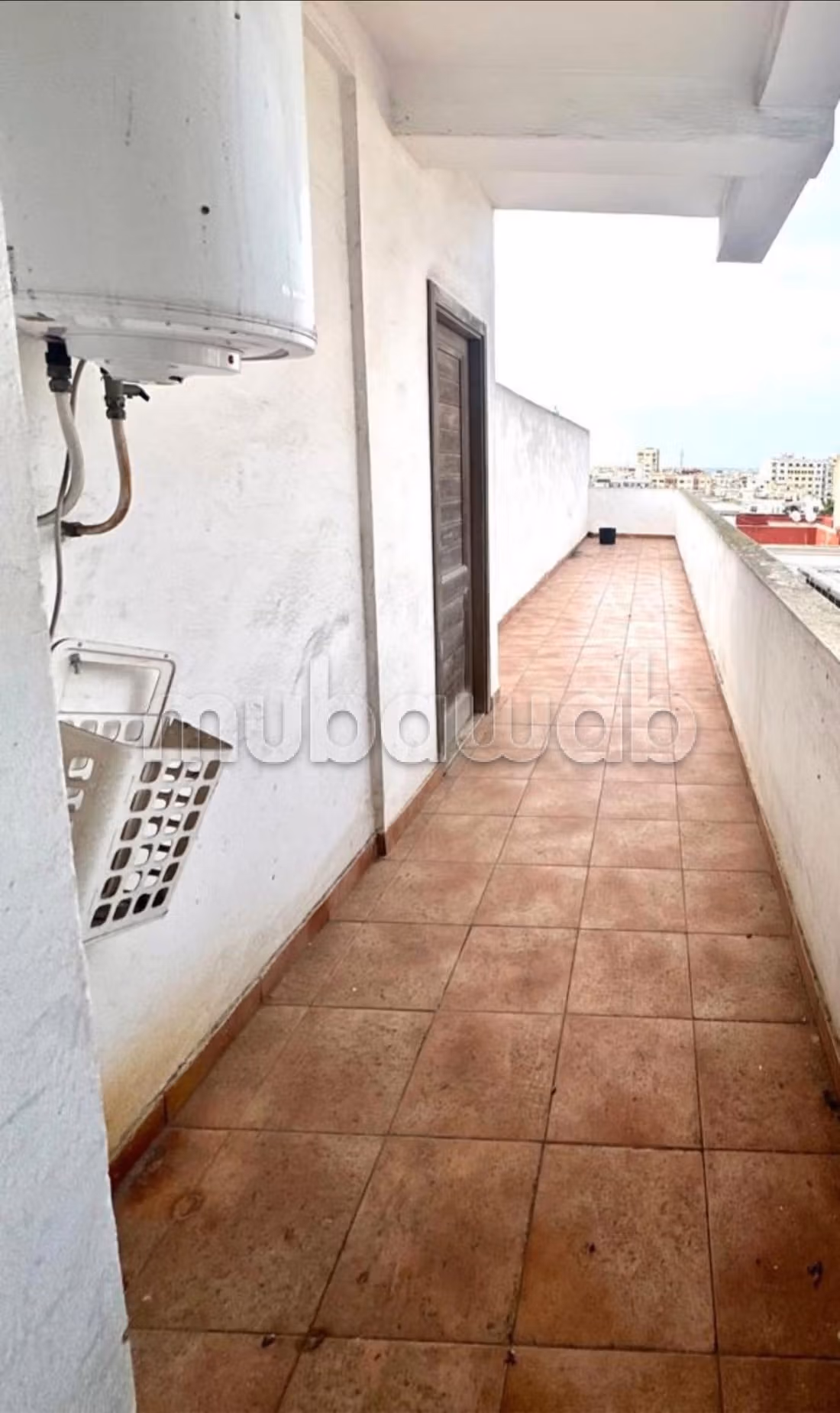 À louer appartement meublé terrasse a qrt racine