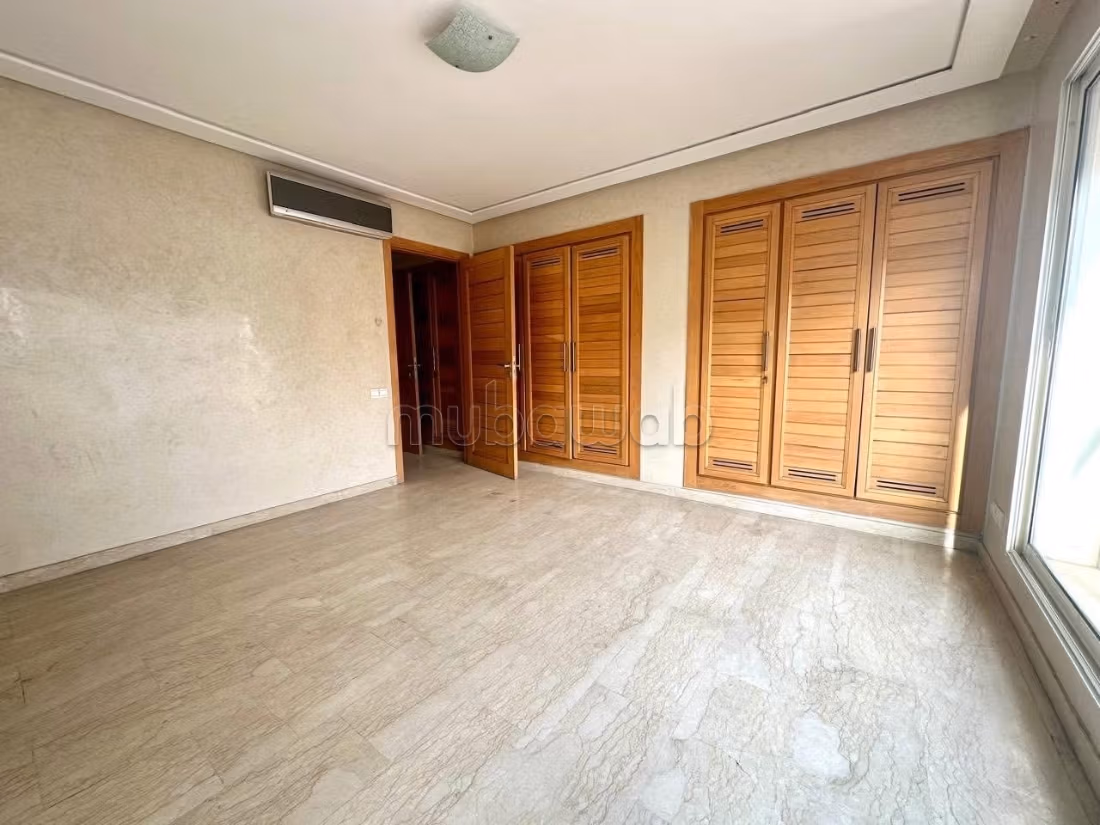 À louer appartement meublé terrasse a qrt racine — 5
