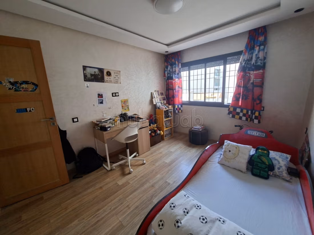 Appartement en vente à Les princesses.
Surface totale 126 m².
Cheminée et climatisation — 3