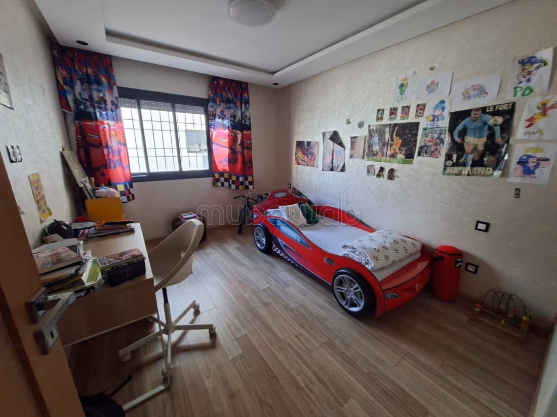 Appartement en vente à Les princesses.
Surface totale 126 m².
Cheminée et climatisation — 4