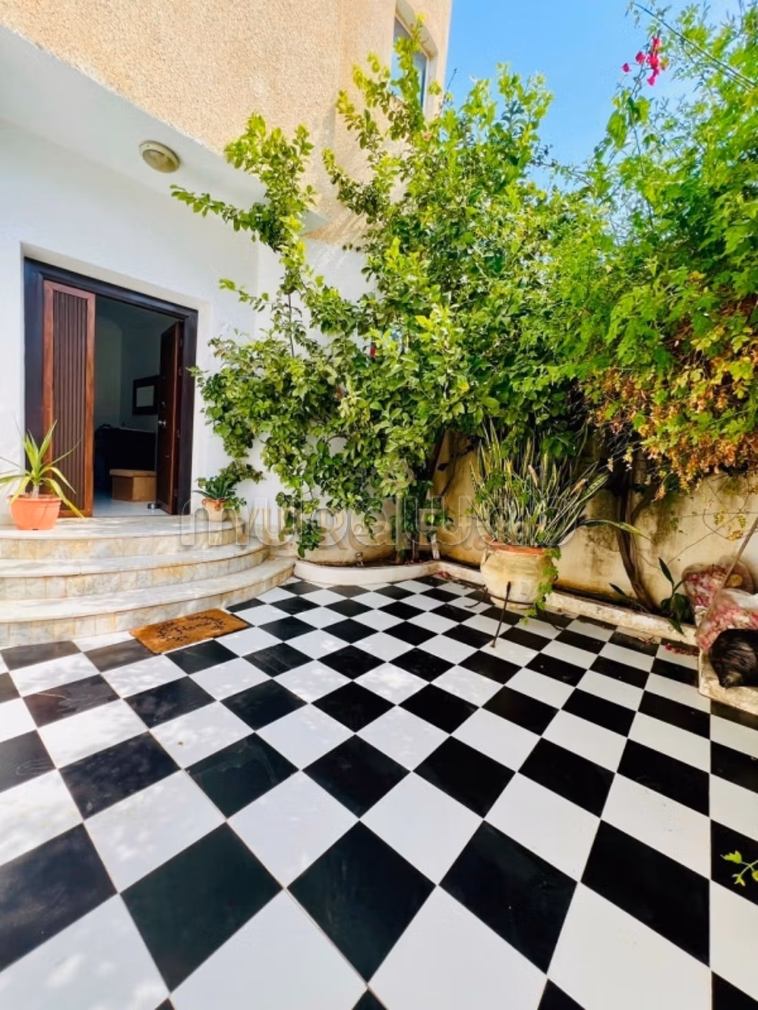 À vendre – un S3 au rez de chaussée à La Marsa