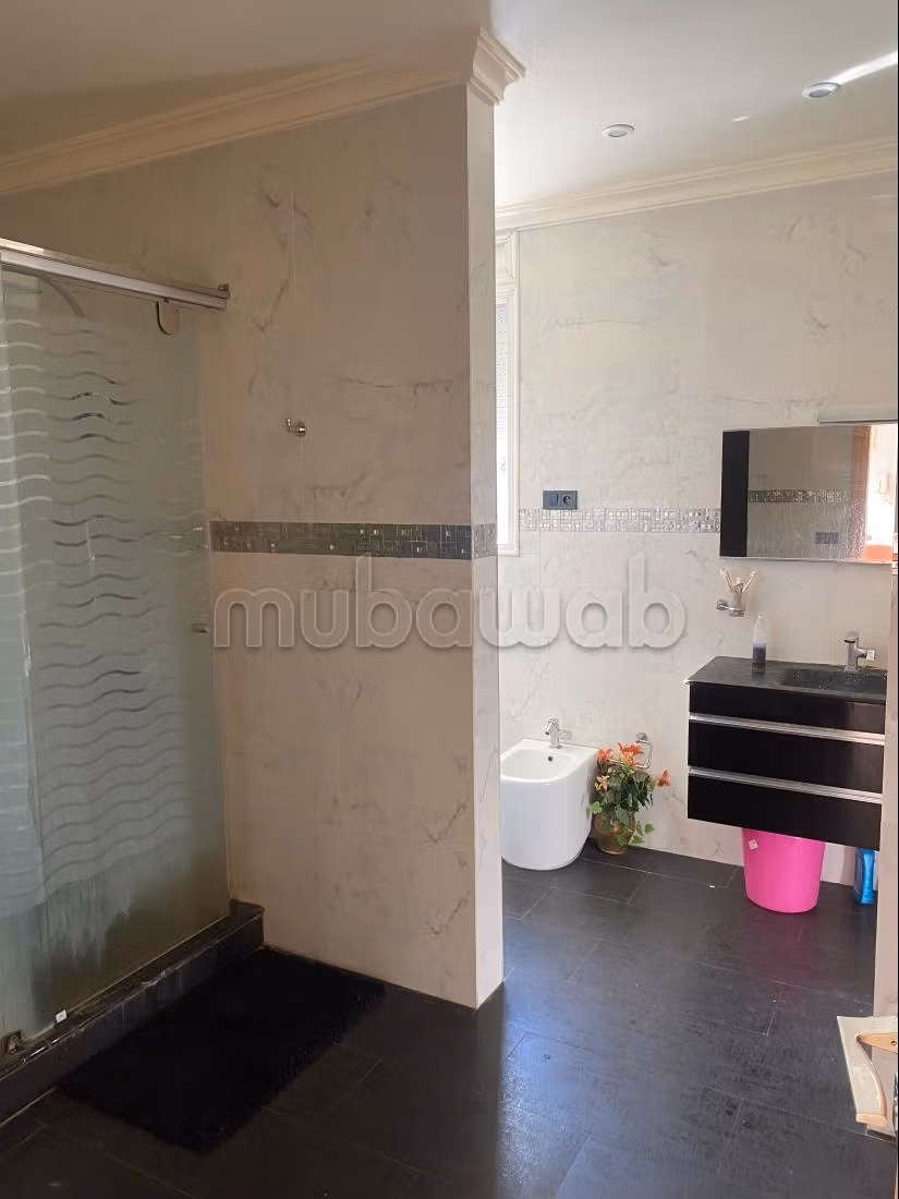 Villa en venta en zona comercial