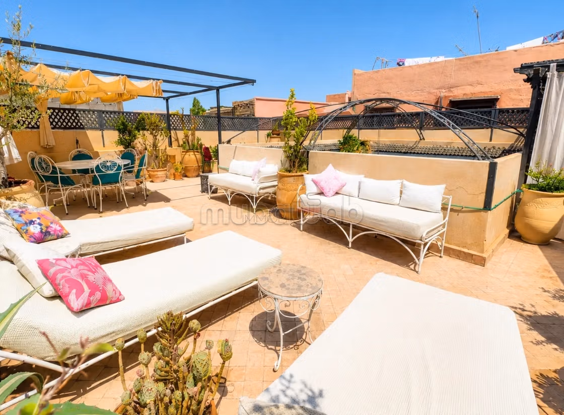 Riad intitolato con piscina e terrazza a Bab Aylan