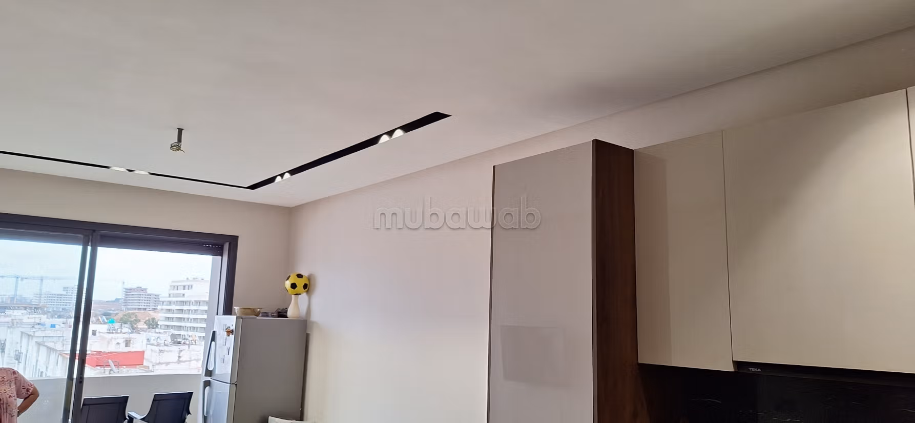 Trouver un appartement à acheter à Californie. 1 Salon. Jardin et ascenseur — 4