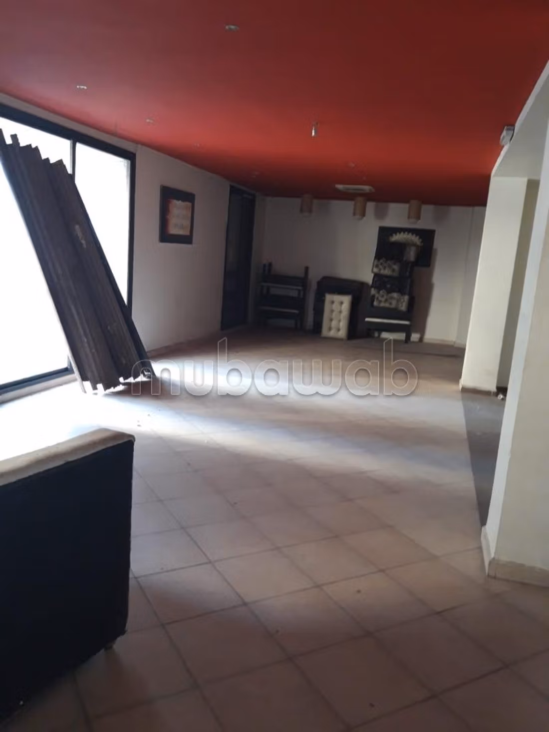 Local comercial en venta a Liberté. Superficie total 760 m². Sistema de climatización