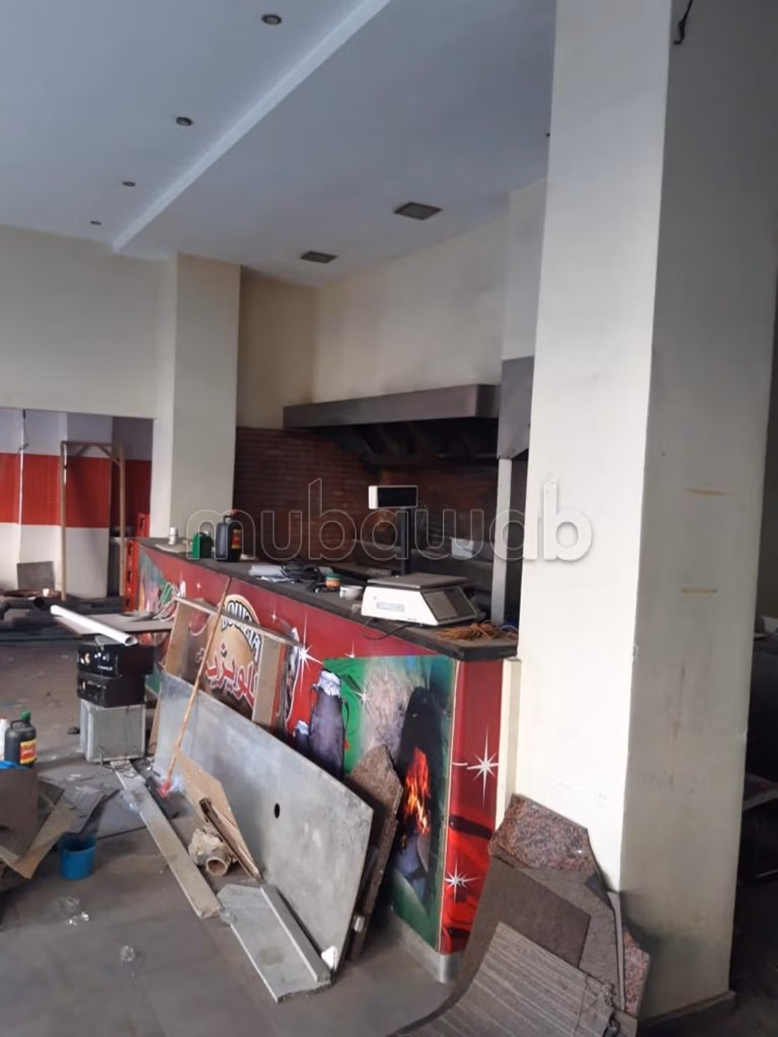 Local comercial en venta a Liberté. Superficie total 760 m². Sistema de climatización