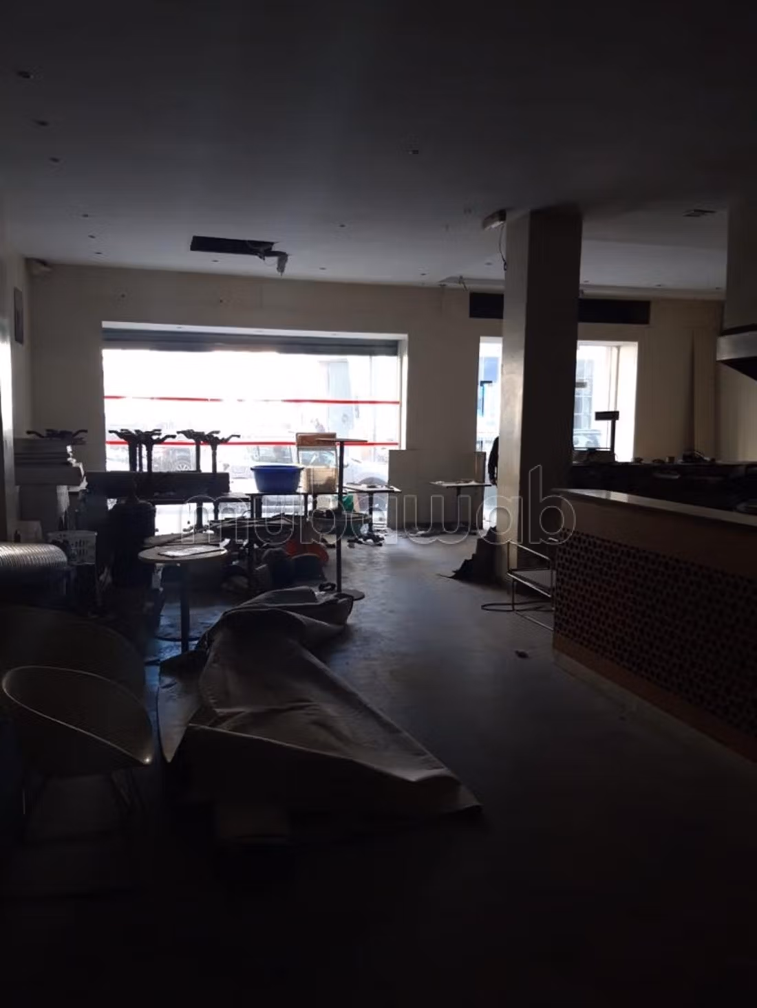 Local comercial en venta a Liberté. Superficie total 760 m². Sistema de climatización
