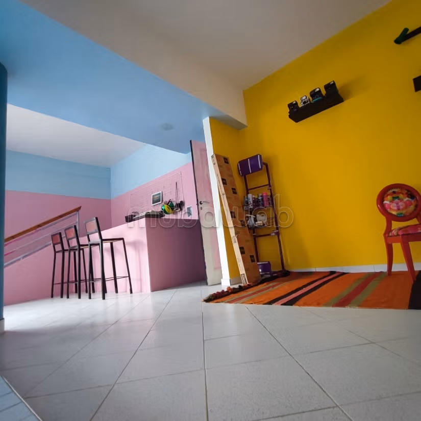 Vend local commercial à Sidi Maarouf.
Surface de 830 m².
Chauffage central