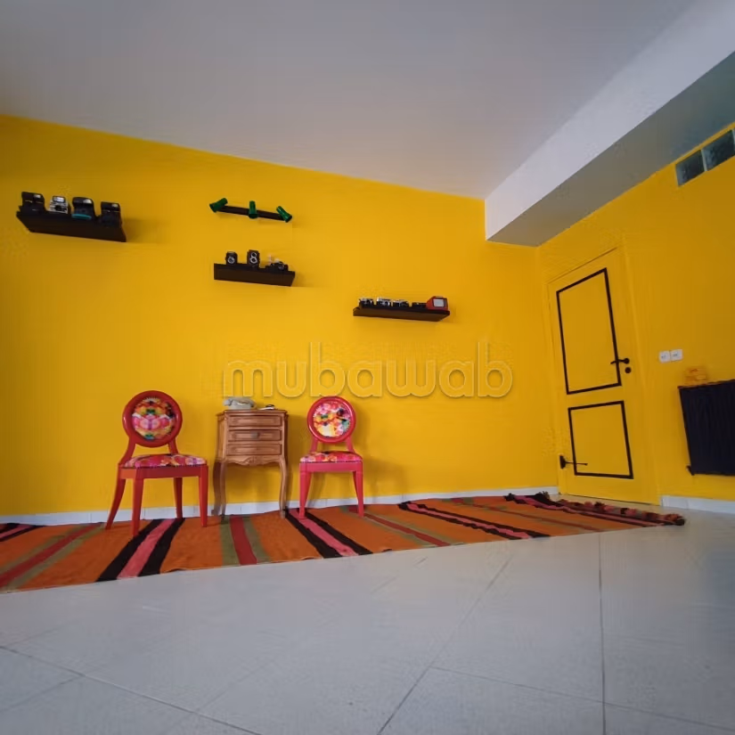 Vend local commercial à Sidi Maarouf.
Surface de 830 m².
Chauffage central