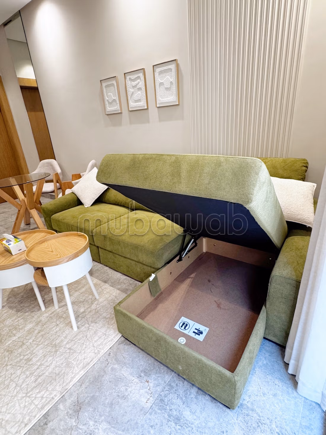Superb studio with a magnificent large courtyard