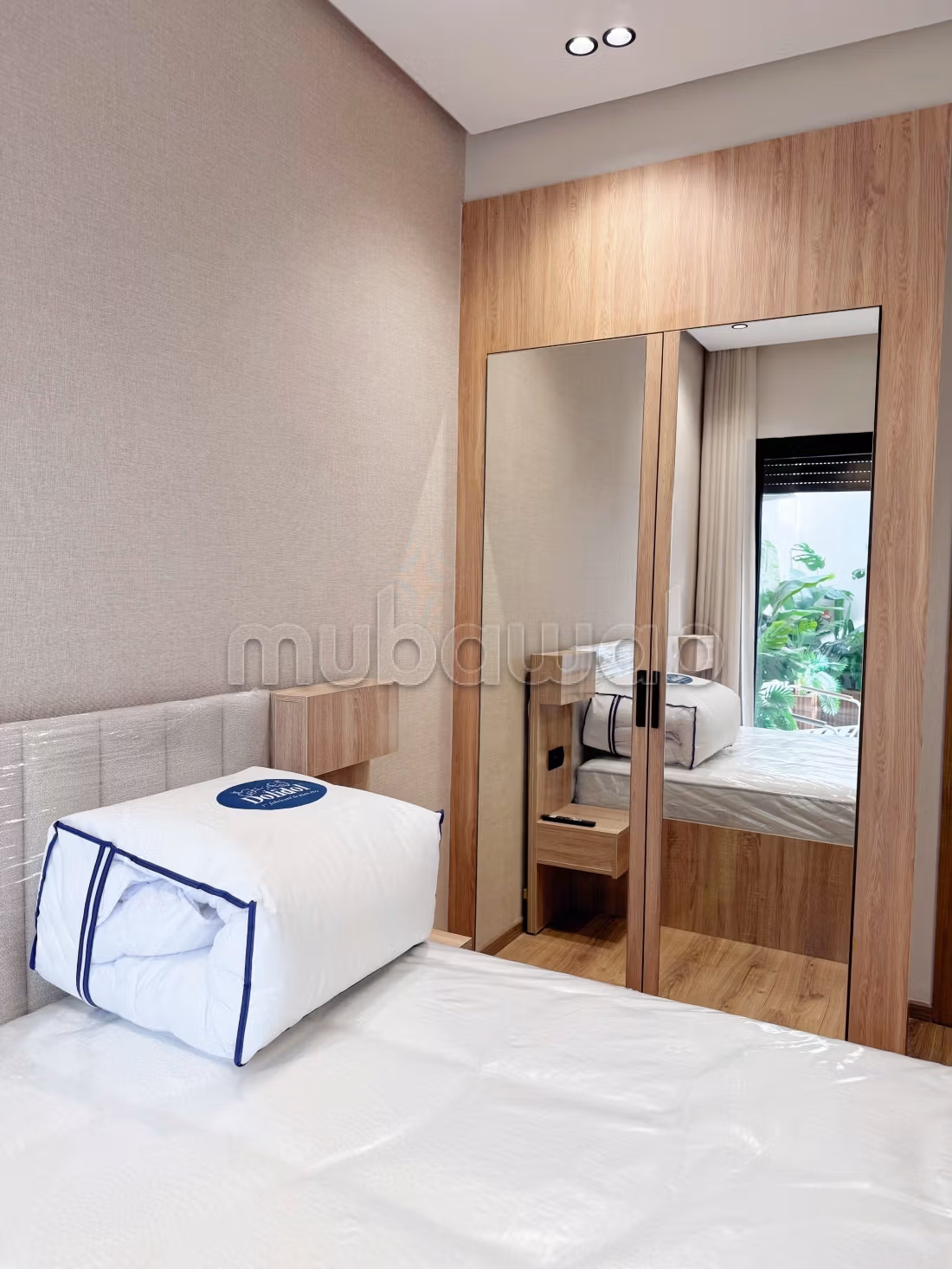 Superb studio with a magnificent large courtyard