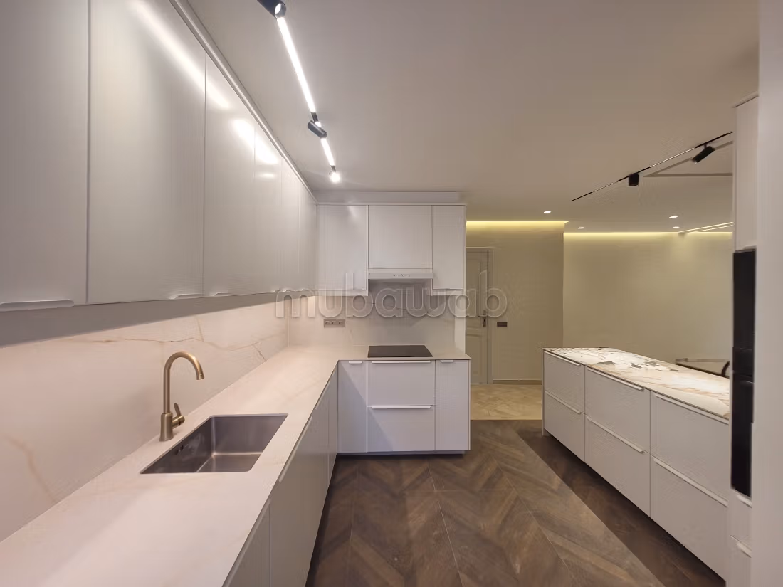 Appartement vide à louer en Longue durée 
Centre — 4