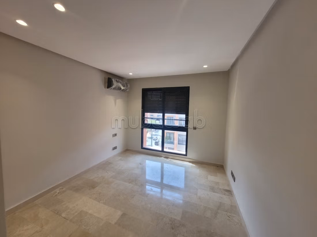 Appartement vide à louer en Longue durée 
Centre — 6