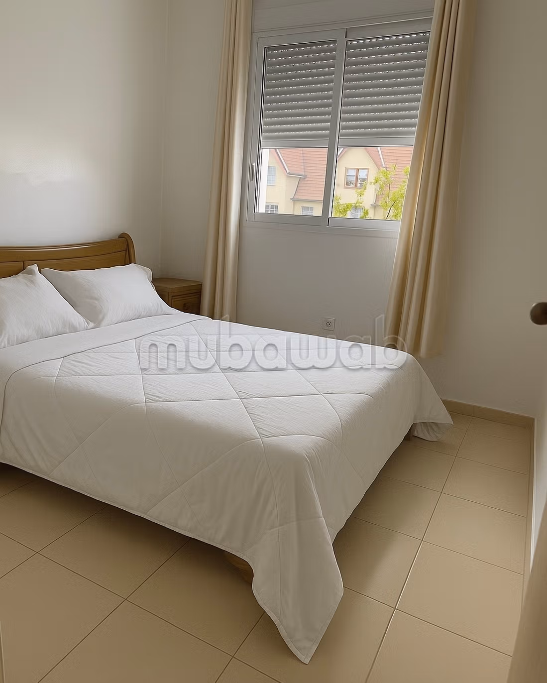 Louez cet appartement à Les jardins d'ifrane.
Superficie 60 m².
Bien meublé — 4