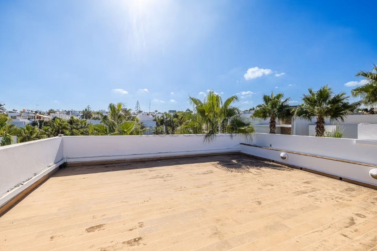 Villa te koop in Ain Diab langs de Route d'Azzemour